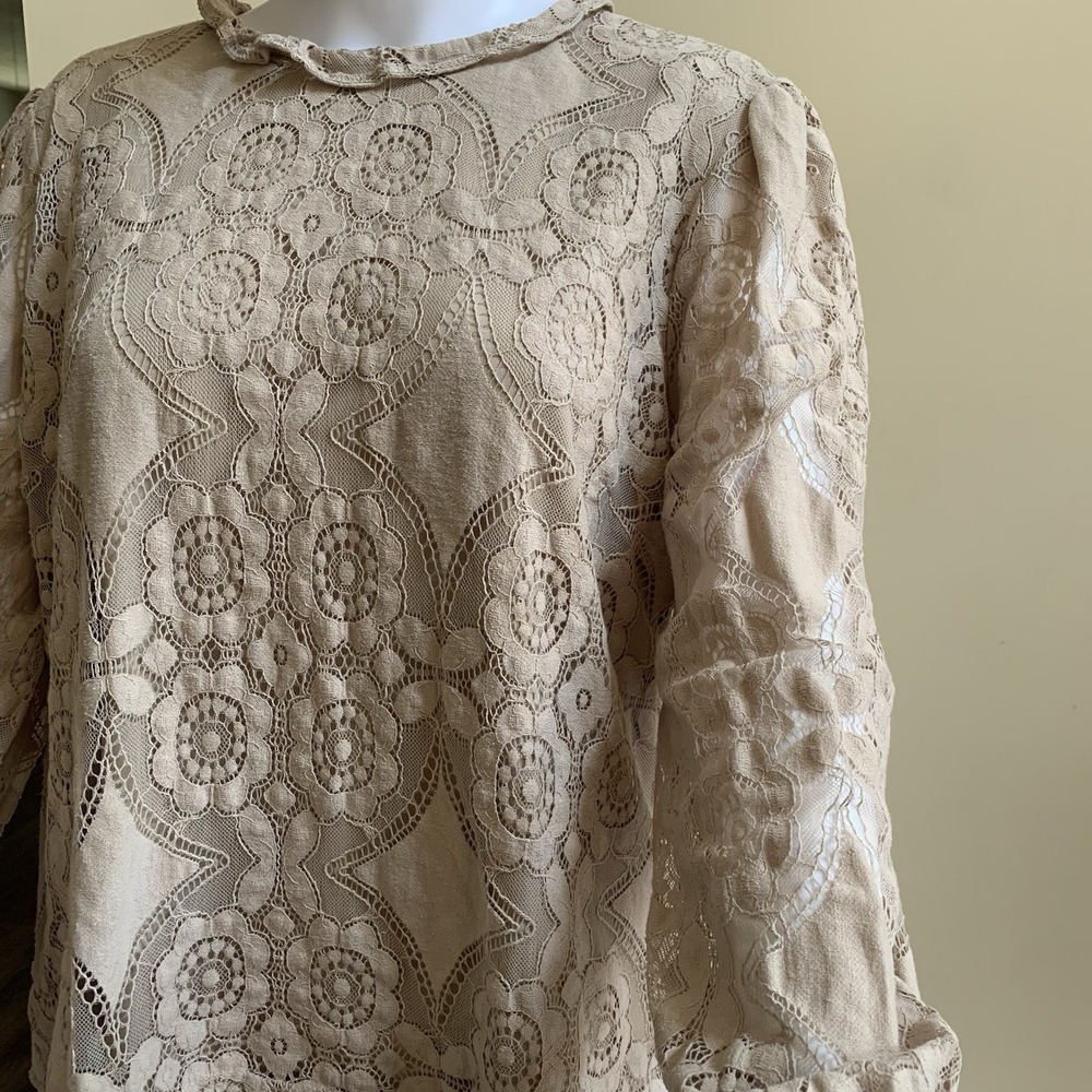 ULTRA PINK‎ Cute Floral Lace Beige Top Smocked Long Sheer Sleeve Mock Blouse L - Picture 2 of 16
